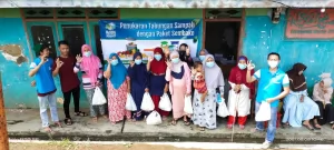 Kegiatan Penukaran poin tabungan sampah dengan sembako